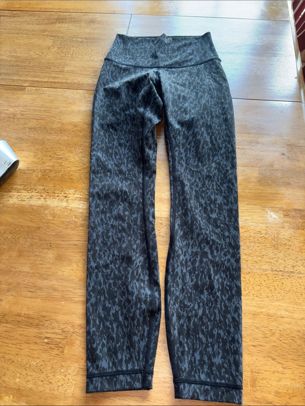 Lululemon Wunder Under High-Rise Tight 25" *Full-On Luxtreme
Leopard Camo coal